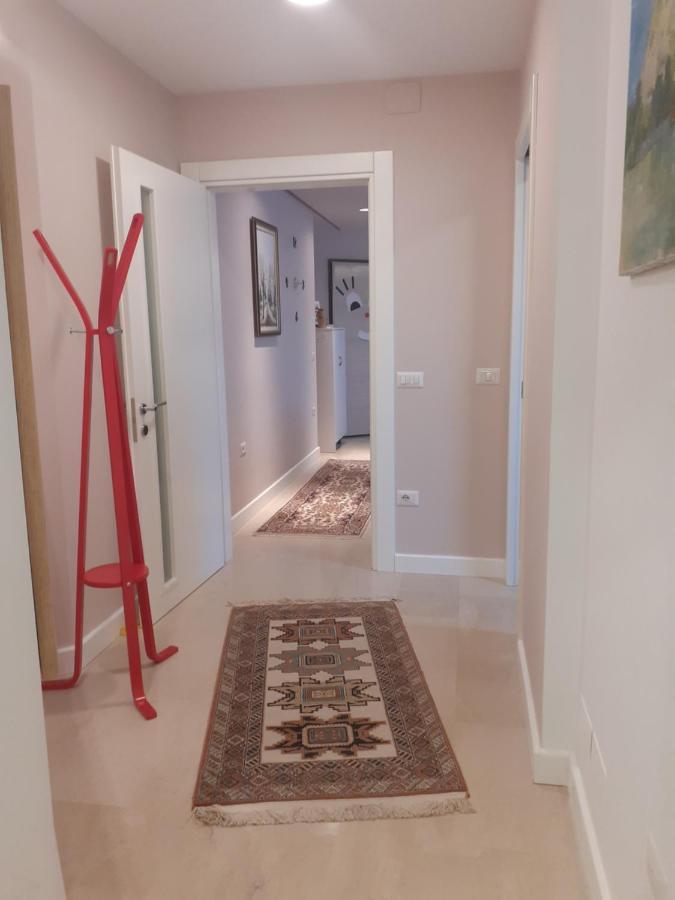 Lake View Apartment ティラナ エクステリア 写真